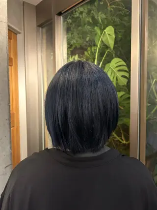 ショート カラー 越阪部 碧子のヘアスタイル