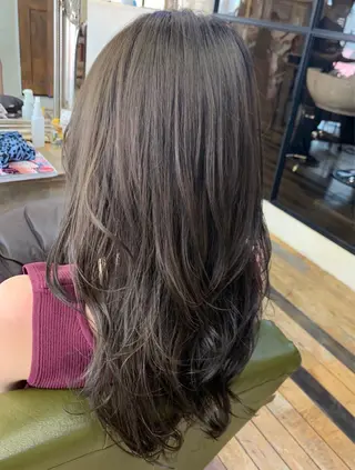 ロング カラー Zinaセントラル所属・須田 ゆかりのヘアスタイル