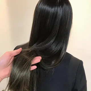 ロング ヤマシタ ミサキのヘアスタイル