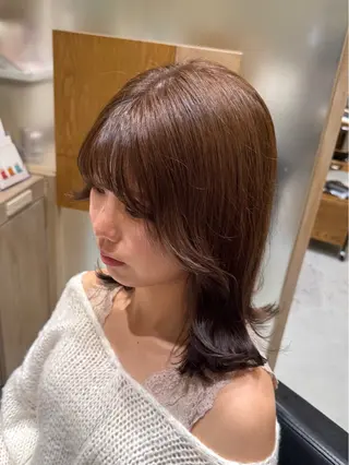 ミディアム レイヤー/顔周り/透 明感カラー/うる艶のヘアスタイル