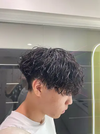 セミロング パーマ ヘアアレンジ メンズ 艶カラー の達人のヘアスタイル