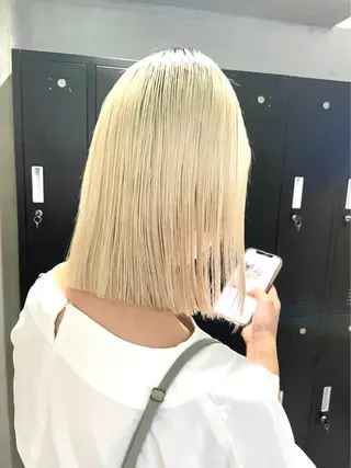 カラー miu .のヘアスタイル