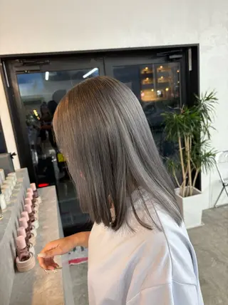 カラー miloc sayaのヘアスタイル