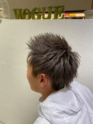 ショート カラー 🌿ストレート🌿 髪質改善☘️シュウヤのヘアスタイル