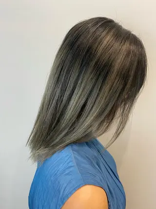 ミディアム LATTE  渋谷所属・♡レイヤーカット れお♡のヘアスタイル