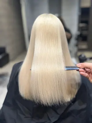 ロング カラー _WHITE 鳳店 小谷 朝飛のヘアスタイル