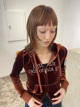 ミディアム カラー Terve.野崎 真里奈のヘアスタイル