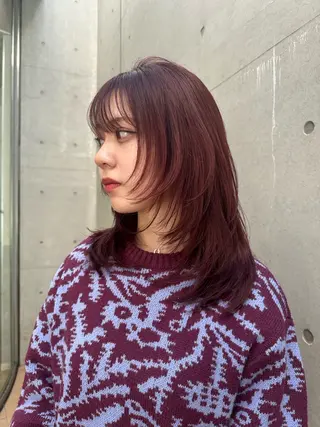 ミディアム レイヤーカット 透明感カラーのヘアスタイル