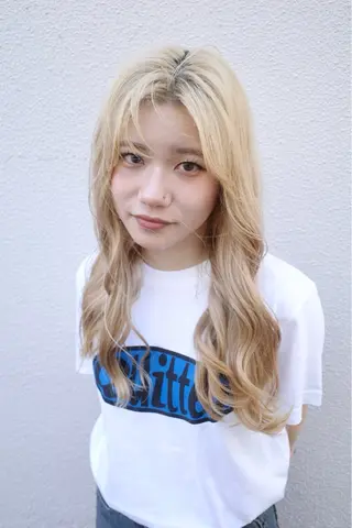 ロング Pia hair design所属・【Pia】 セナ/ハイトーンのヘアスタイル