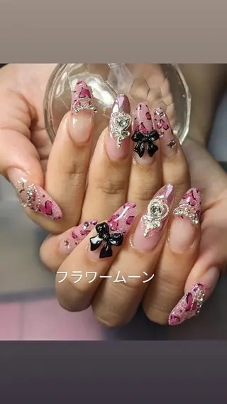 ネイル フラワー ムーンのネイルデザイン