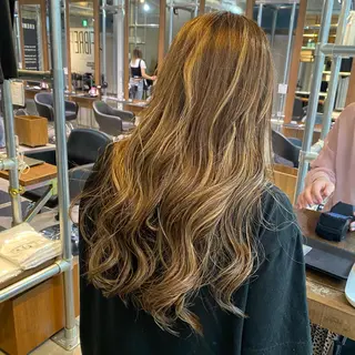 ロング 山本 夏未のヘアスタイル