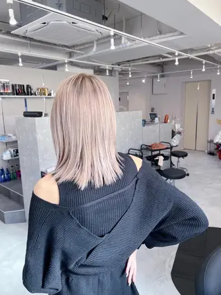 カラー REAL【レアル】所属・グレージュ/透け感 カラー/透明感カラーのヘアスタイル