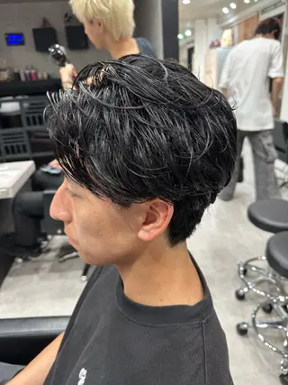 ショート パーマ メンズ ユウ🪄 パーマ指名No1のヘアスタイル