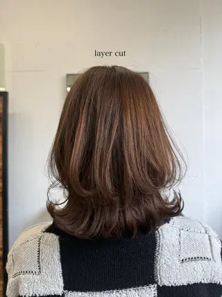 ミディアム 酒井 緋菜のヘアスタイル