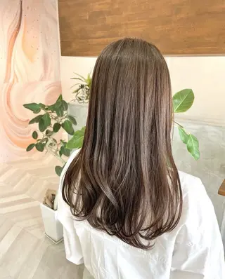 ロング カラー 山尾 涼華のヘアスタイル