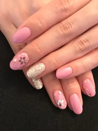 ネイル 髙城 亜紀のネイルデザイン