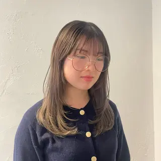 ロング ヘアアレンジ mina / 透明感ベージュカラーのヘアスタイル