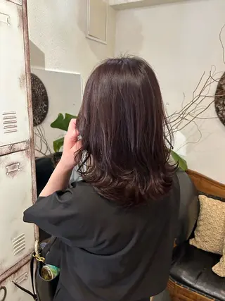 ミディアム カラー putri 川邉 優花のヘアスタイル