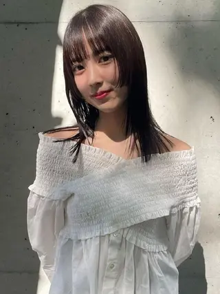 ミディアム レイヤーカット 特化美容師のヘアスタイル