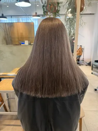 セミロング カラー ミルクティー× グレージュMOMOのヘアスタイル