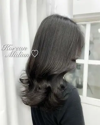 セミロング カラー 韓国ヘア🤍髪質改善 🇰🇷AKANEのヘアスタイル