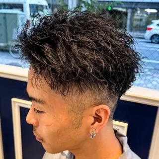 ショート パーマ メンズ 吉田 新平のヘアスタイル