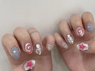 ネイル Shis_🦄shi 韓国風キラキラネイルのネイルデザイン