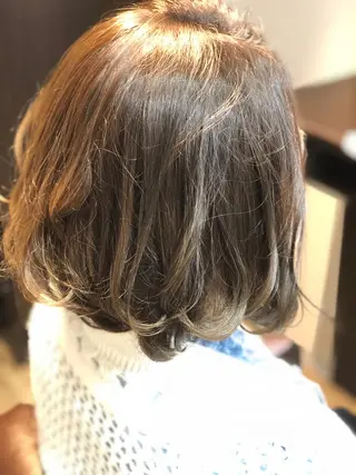 カラー Agu hair Lazuli所属・松本 マサシのヘアスタイル