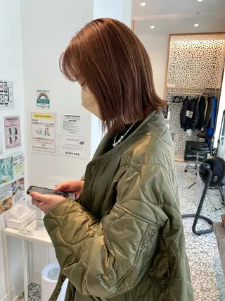 ミディアム カラー ブリーチなしで透け感 暖色カラーボブaoiのヘアスタイル