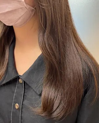 セミロング カラー Oasisgarden所属・レイヤー/ブリーチ MOMOのヘアスタイル