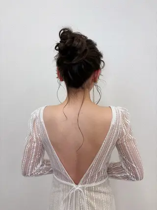 セミロング ヘアアレンジ ビーイー東京所属・たかや みなみのヘアスタイル