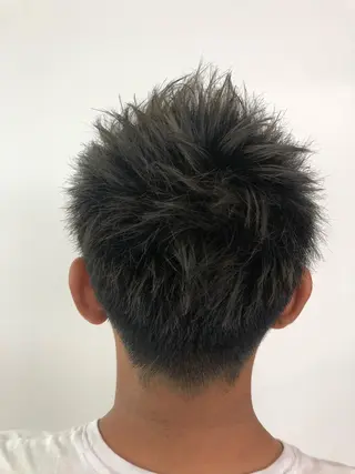 ショート カラー メンズ 白髪ぼかしハイライト めさきすずなのヘアスタイル