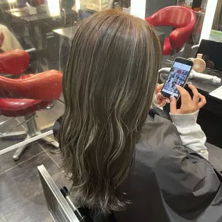 ロング カラー 森 亜紗美のヘアスタイル