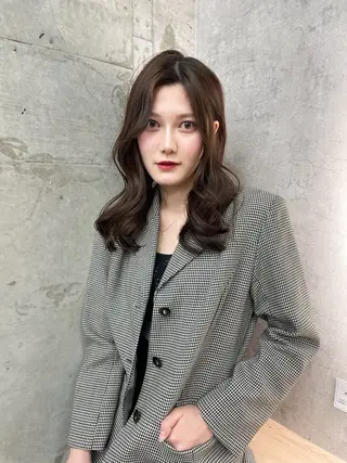 ミディアム ブリーチ/ベージュ 💕/momoaのヘアスタイル