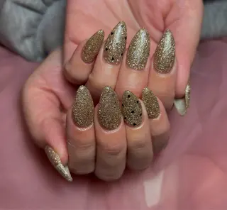 ネイル 𝐁𝐞𝐥𝐥 𝐦𝐞のネイルデザイン