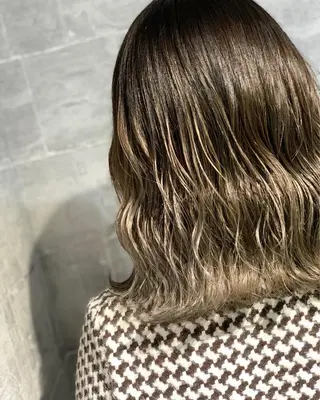 セミロング ank classic hair【アンククラシックヘアー】所属・バレイヤージュ ハイライト　齋藤祐哉のヘアスタイル