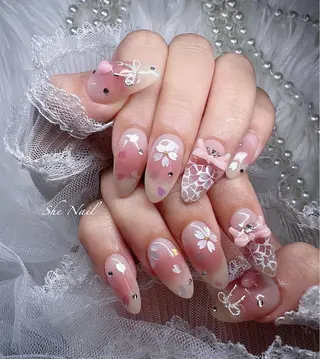 ネイル She   Nail所属・ISA_ BELLAのネイルデザイン