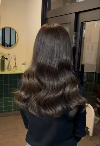 カラー 本木下朋花/髪質 改善×ダブルカラーのヘアスタイル