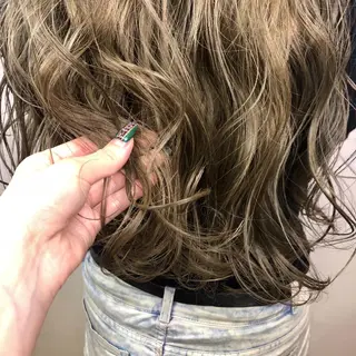 ロング カラー ベージュ/インナー カラー🤍Rieのヘアスタイル