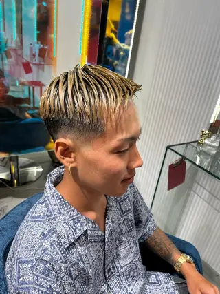 ショート カラー メンズ &CREW スタッフのヘアスタイル