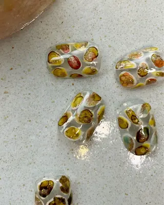 ネイル y-neil | ニュアンスネイルのネイルデザイン