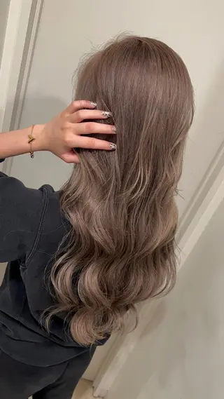 セミロング カラー ヘアアレンジ 🔥ハイトーンカラー ギャルNAOKI🔥のヘアスタイル