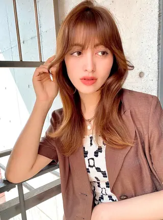 セミロング 大人可愛いレイヤー 大田のヘアスタイル