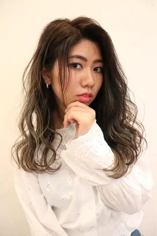 ロング カラー 🐝肥田 しょーと🐝のヘアスタイル