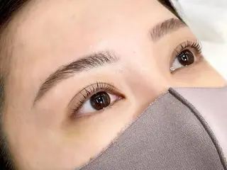 マツエク・マツパ 塩﨑 千瑛子の眉毛・アイブロウイメージ