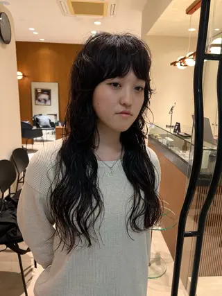 ロング パーマ yiye   神宮前所属・manami /暖色 /カットモデル募集のヘアスタイル