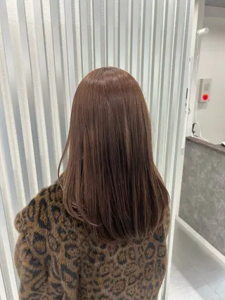 ミディアム あやめ🪽 オリーブ/ハイトーンのヘアスタイル