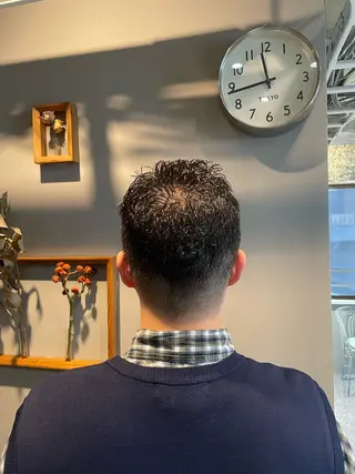 ショート パーマ メンズ 井上 飛鳥のヘアスタイル