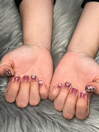 ネイル Momoka 🍑🎀のネイルデザイン