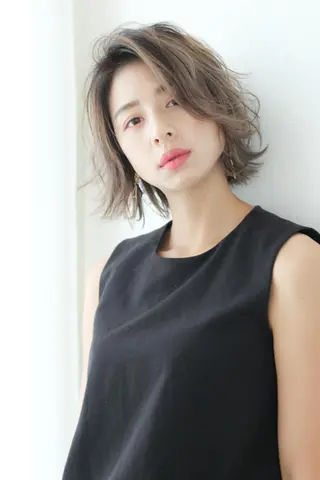 カラー パーマ ミディアム 上霜 菜月のヘアスタイル